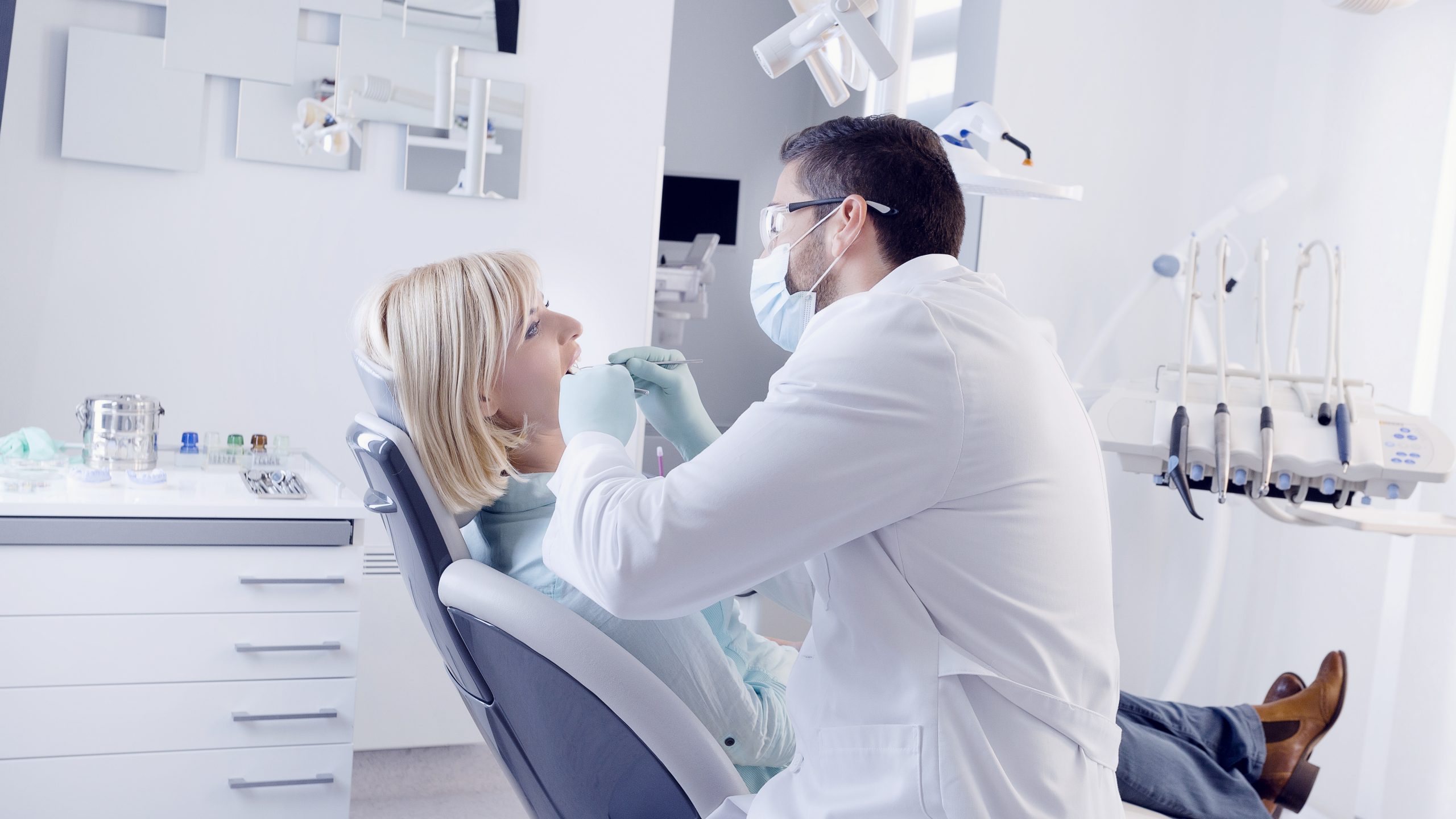 Dentist in Chatsworth, CA